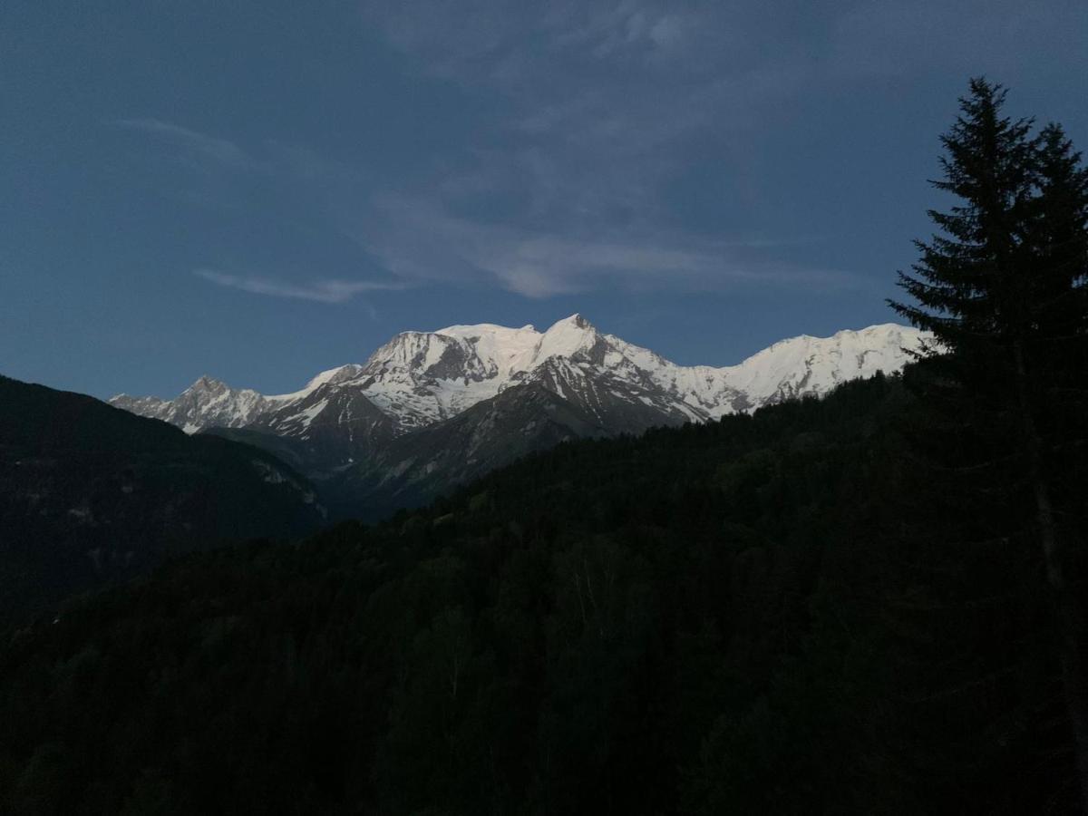 Studio Turquoise Quartier Grattague Vue Montblanc แซ็งต์-แฌร์เวส์-เลส์-แบ็งส์ ภายนอก รูปภาพ